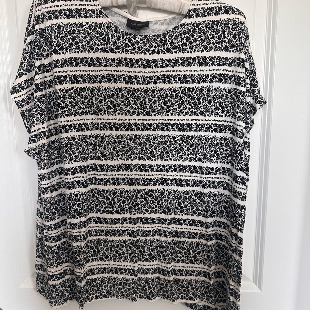 J. Jill tee. Cap sleeves. Size 1X